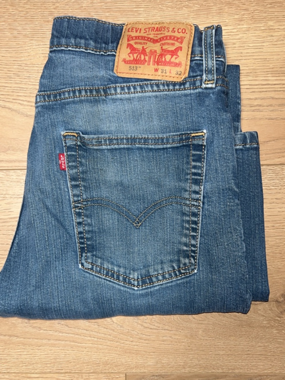 Men’s Levi's 513 Slim Straight Jeans - Medium Blue Denim 31/32